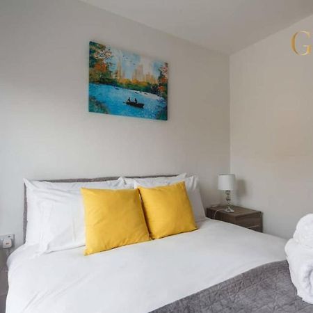 2 Bedroom Apartment Chapel Riverside At Goshen Property Serviced Accommodation Southampton, Free Wifi & Parking Exterior photo